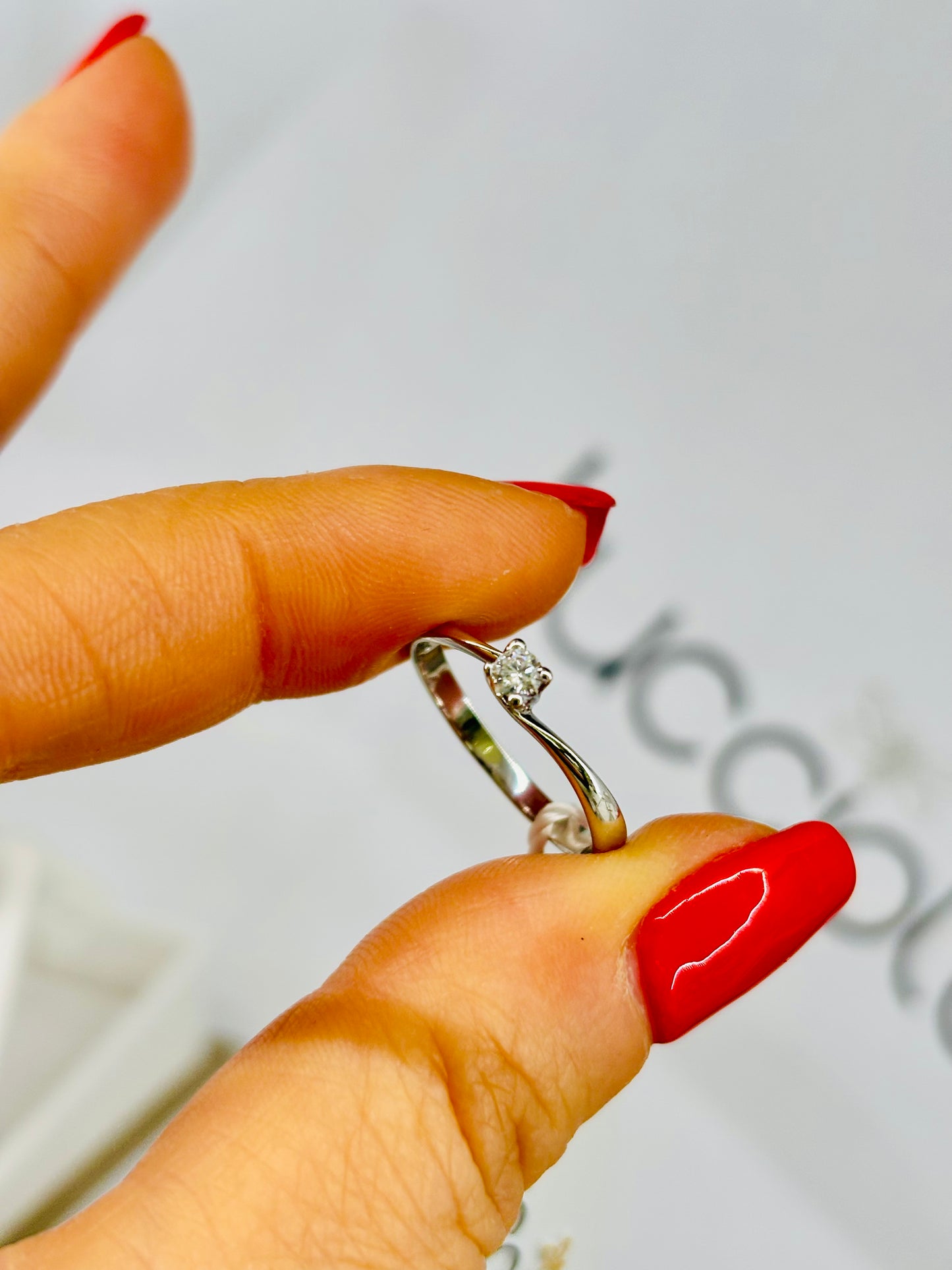 Anello solitario Valentine diamante oro 18 kt bianco Lucciole