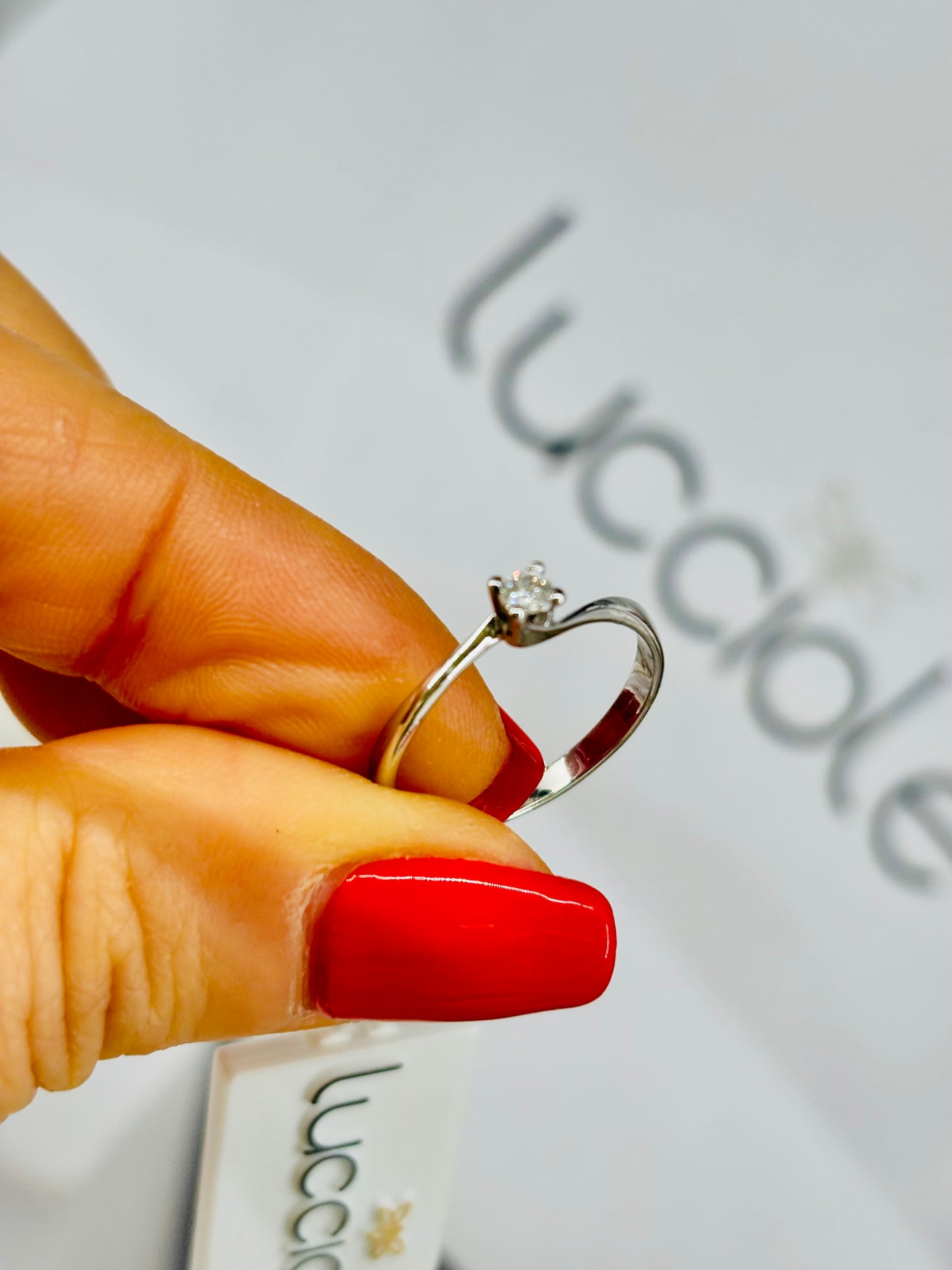 Anello solitario Valentine diamante oro 18 kt bianco Lucciole