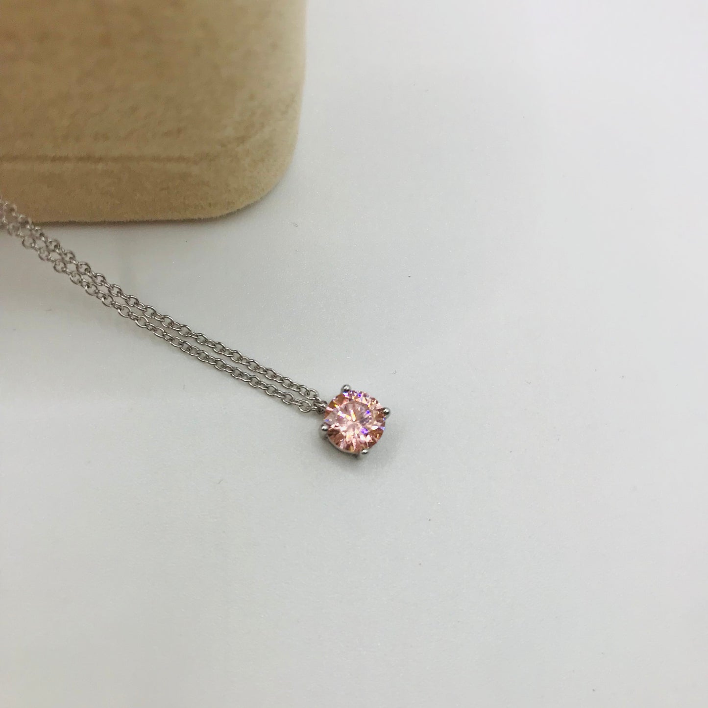 Collana punto luce colorato