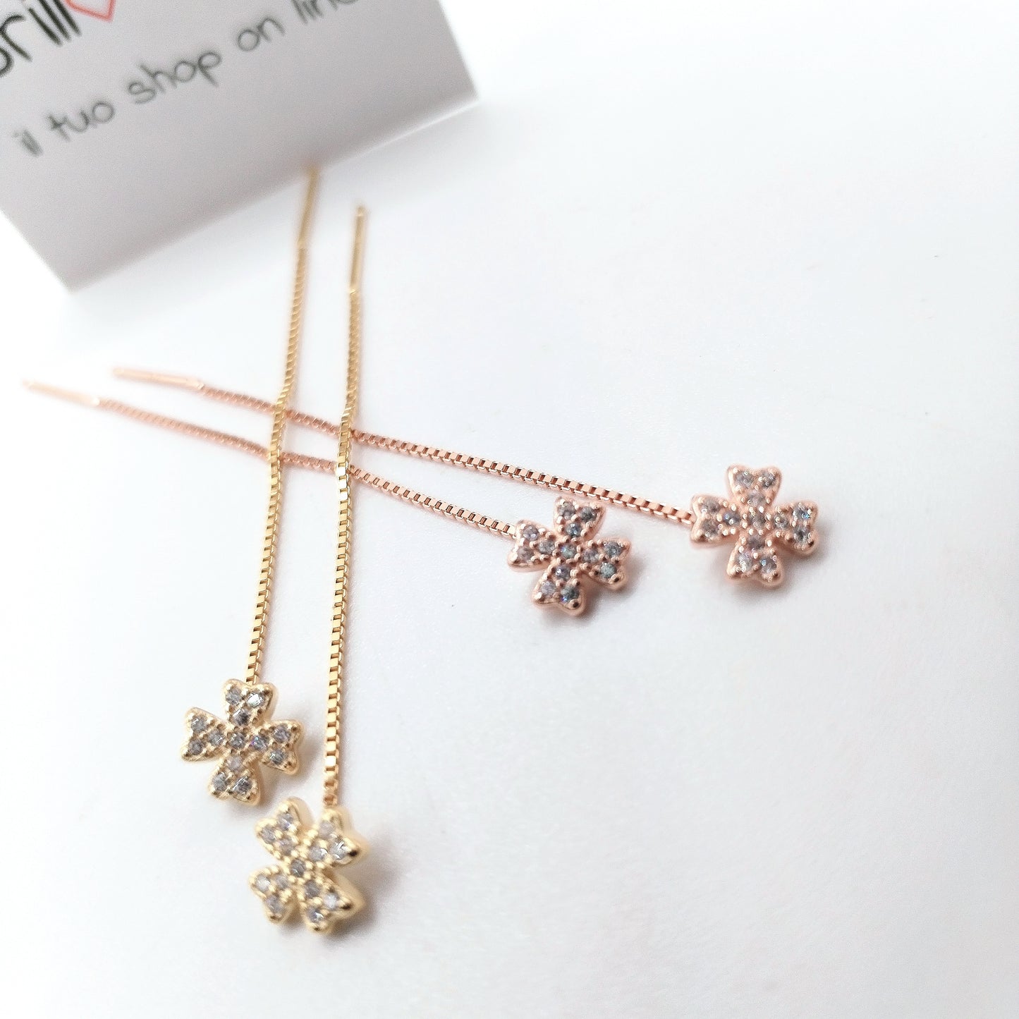 Orecchini filopassanti Pizzico quadrifoglio mono