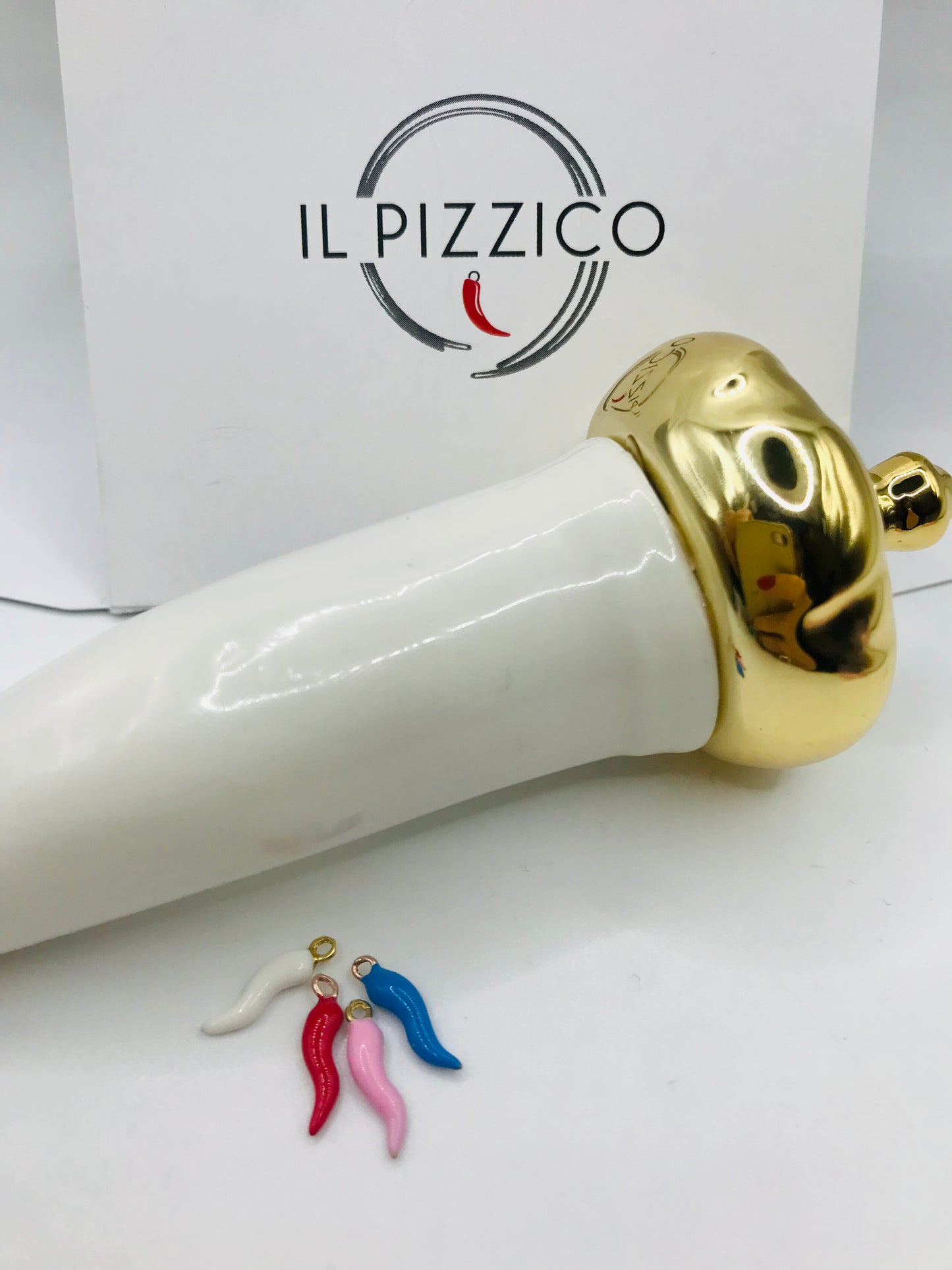 Ciondolo Cornetto Mini Smaltato Pizzico love