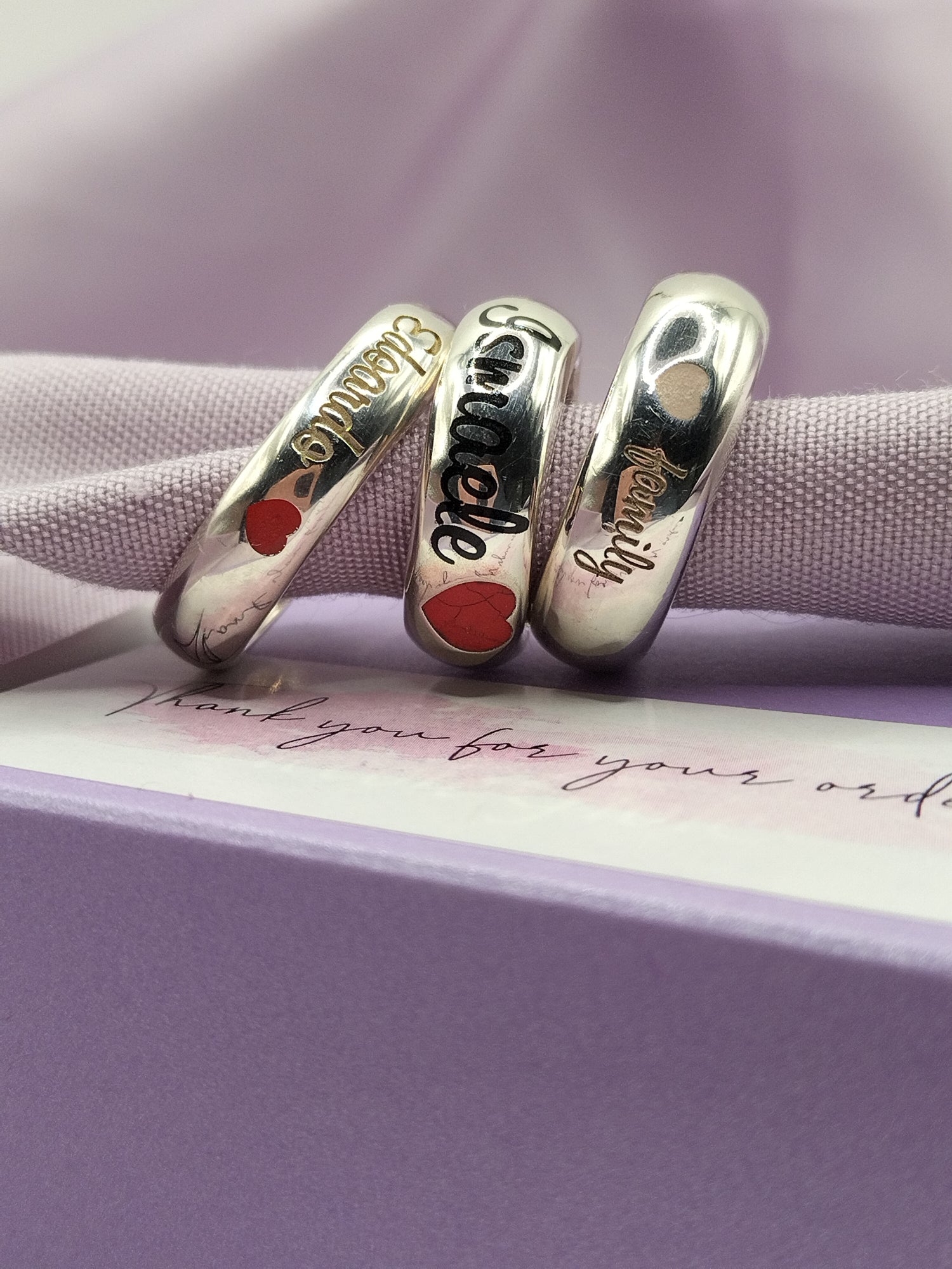 Personalizzabile 🤍💜 Creiamo Insieme un Emozione