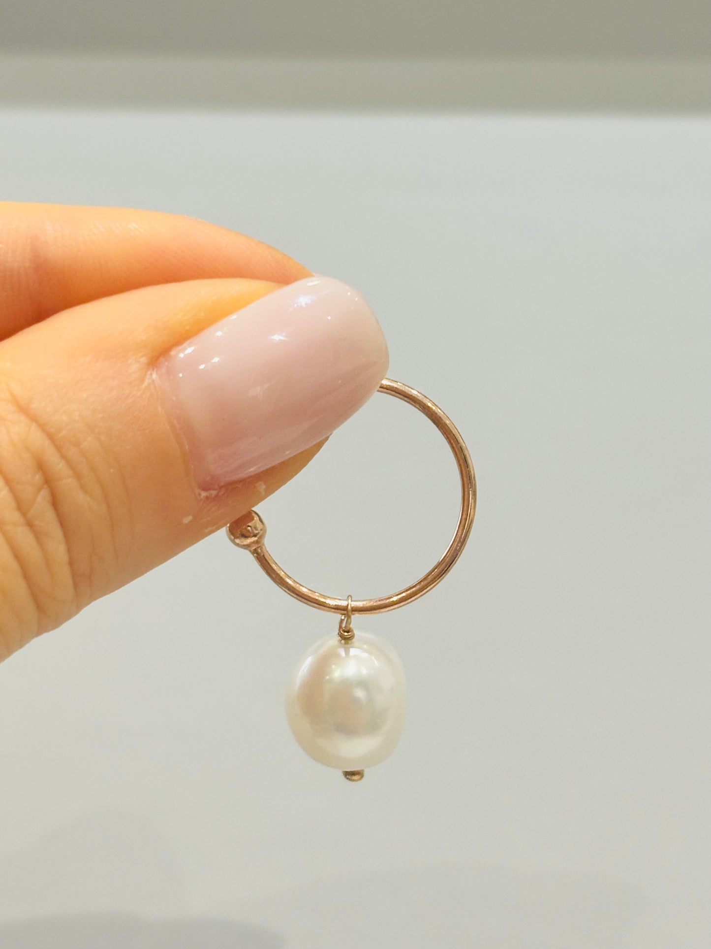 Orecchini cerchi rose con perla