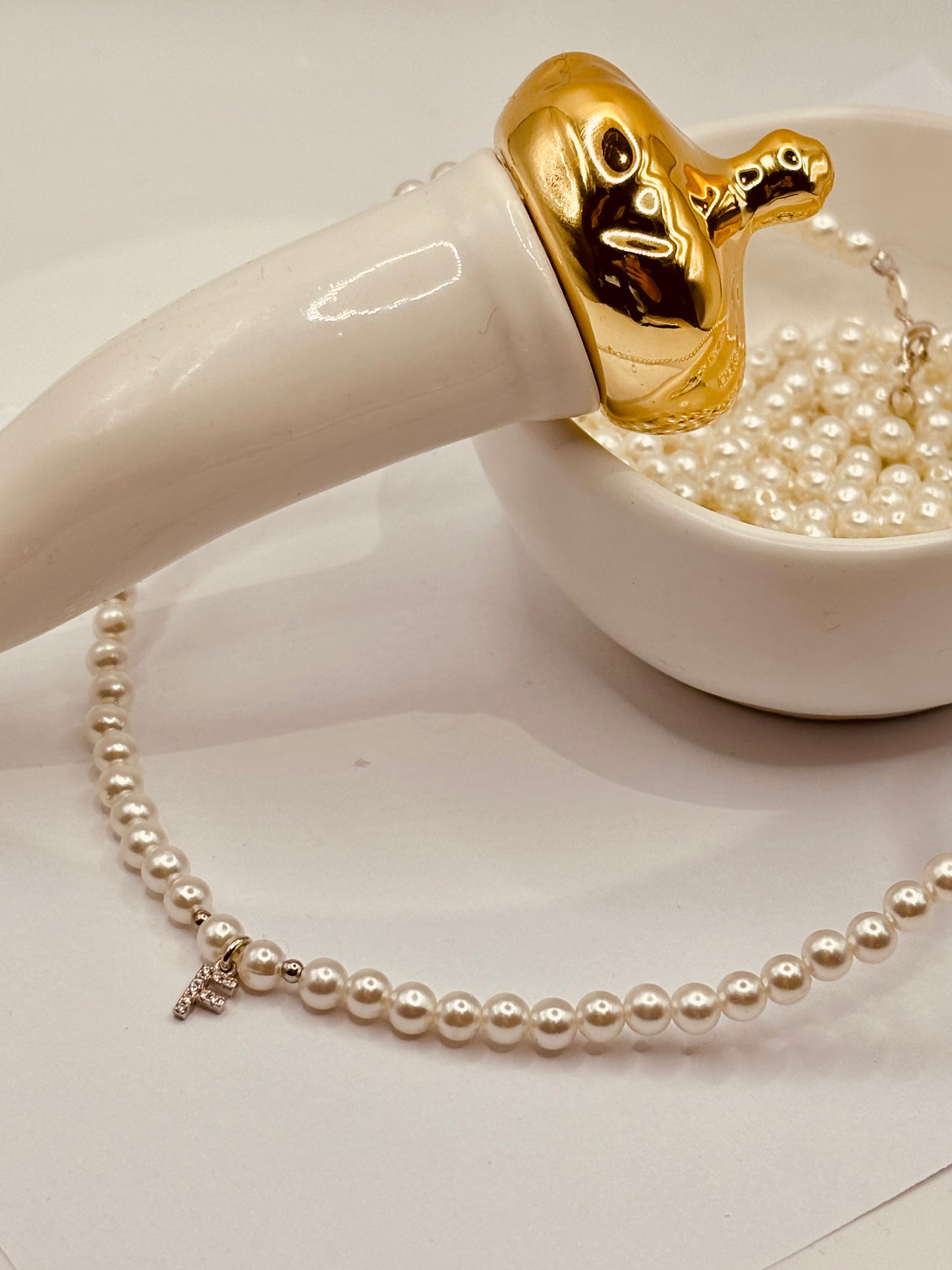 Collana Perle e lettera  Pizzico
